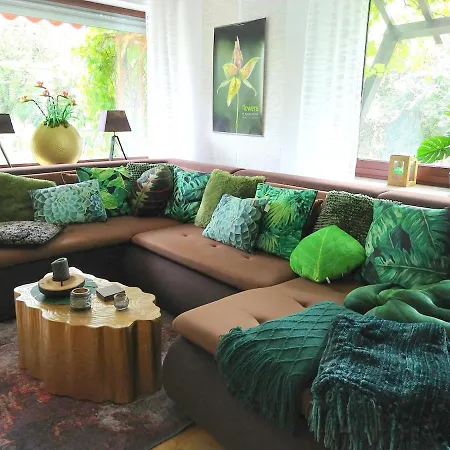 Moderne Grosse In Herrlichem Naturgrundstueck