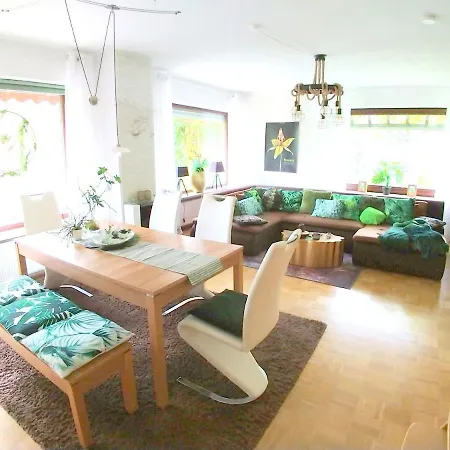 Moderne Grosse In Herrlichem Naturgrundstueck