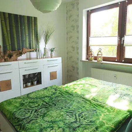 Moderne Grosse In Herrlichem Naturgrundstueck Daire