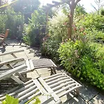 Moderne Grosse In Herrlichem Naturgrundstueck Διαμέρισμα