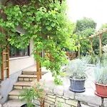 Moderne Grosse In Herrlichem Naturgrundstueck Διαμέρισμα *