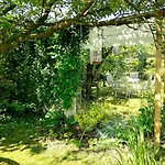 Διαμέρισμα Moderne Grosse In Herrlichem Naturgrundstueck *