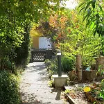 Moderne Grosse In Herrlichem Naturgrundstueck Διαμέρισμα *